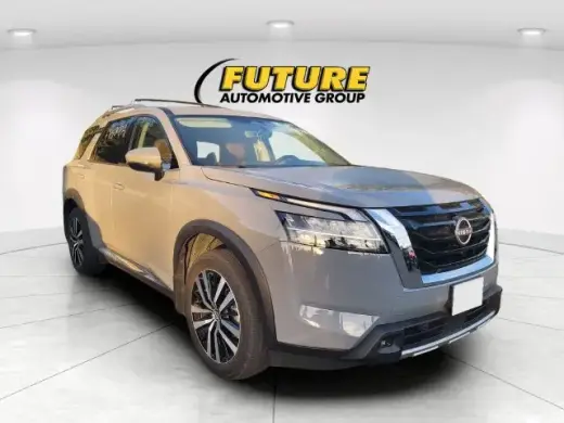 Nissan Pathfinder 2024 Platino 4 SUV