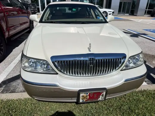 Lincoln Town Car 2006 Serie Designer Sedán de 4 puertas