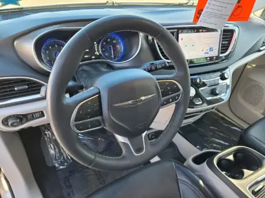 Chrysler Pacifica 2024 Touring L 4 puertas Minivan