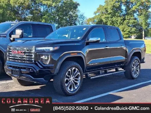 GMC Canyon 2023 4x4 Denali 4dr Crew Cab 5 ft. SB