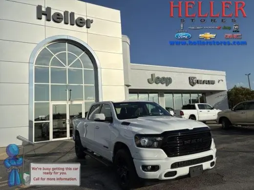 Ram 1500 2020 4x4 Big Horn 4dr Crew Cab con cabina de 5.6 pies de ancho.