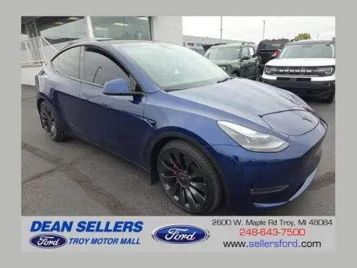 Tesla Model Y 2023 AWD Performance 4dr Crossover