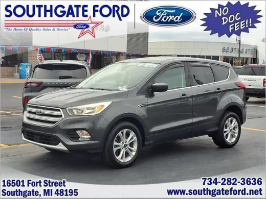 Ford Escape 2019 con tracción en las ruedas AWD y SE 4dr SUV