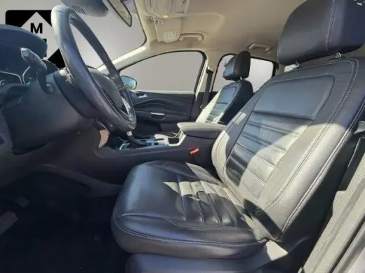 Ford Escape 2017 con tracción en las fouraz Titanio 4dr SUV