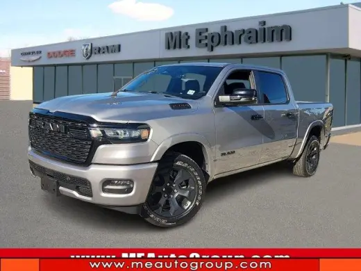 Ram 1500 2025 4x4 Big Horn 4dr Crew Cab con cabina de 5.6 pies de largo Pickup