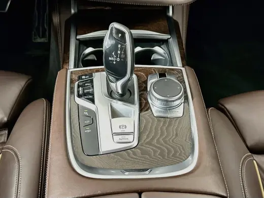 Sedán BMW Serie 7 2020 AWD 750i xDrive 4dr