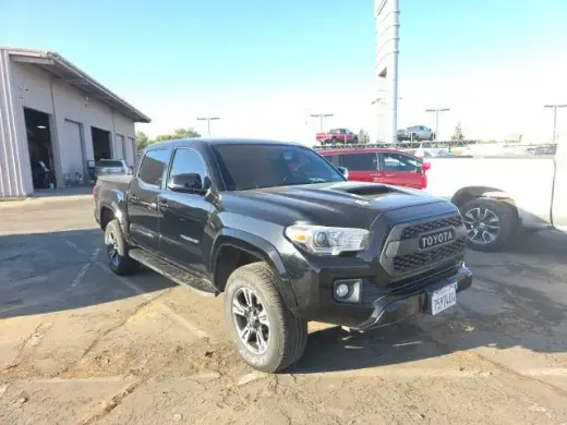 Toyota Tacoma 2017 4x2 TRD Sport 4dr Double Cab 5.0 ft SB
