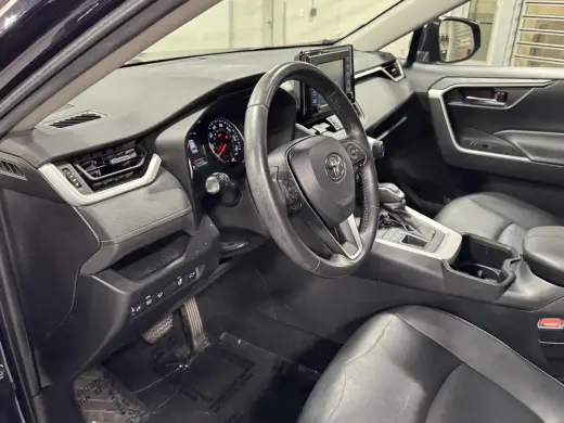 Toyota RAV4 2022 AWD XLE Premium 4dr SUV