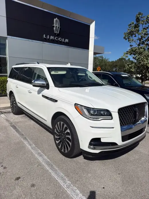 Lincoln Navigator L 2022 4x4 Black Label 4dr SUV