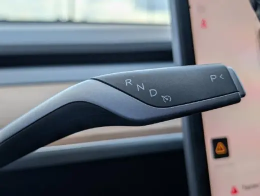 Tesla Model Y 2025 AWD Long Range 4dr Crossover