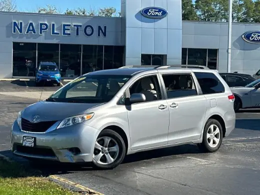 Toyota Sienna 2013 LE 7-Pasajeros Asiento de Acceso Automático 4dr Mini-Van