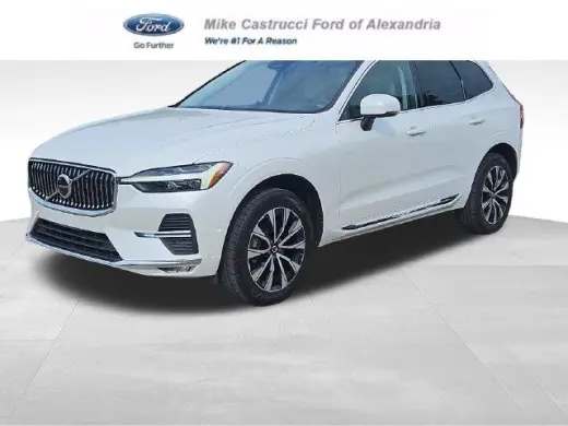 Volvo XC60 2023 AWD B5 Plus Bright Theme SUV de 4 puertas