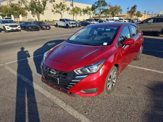Sedán Nissan Versa 2024 SV 4 puertas