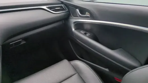 Genesis G70 2026 2.5T Standard 4dr Sedán