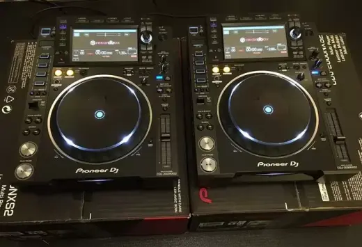 Pioneer CDJ 2000NXS2/DJM 900NX