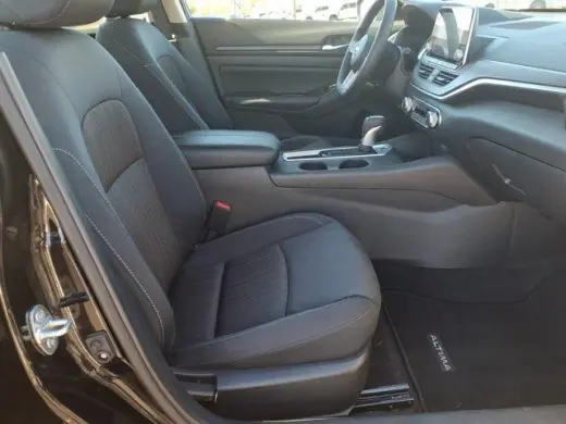 Nissan Altima 2025 2.5 SV 4dr Sedán