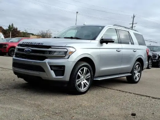 Ford Expedition 2023 4x4 XLT 4dr SUV