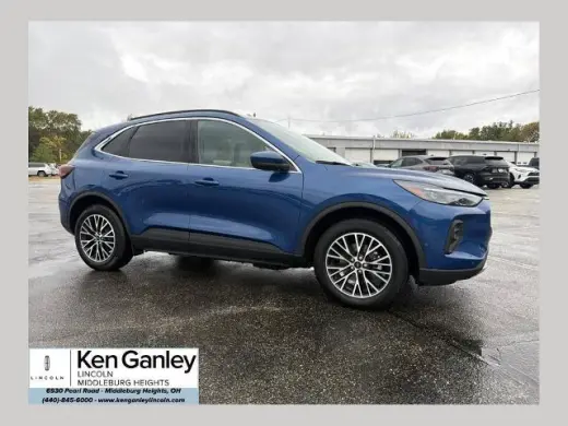 Ford Escape Híbrido Enchufable 2023 Base 4dr SUV