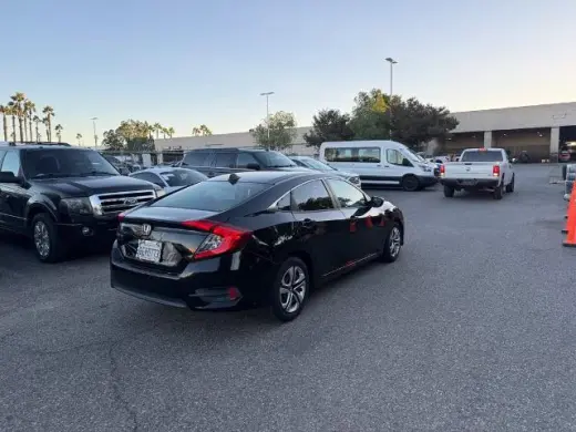 Honda Civic 2018 LX 4dr Sedán CVT
