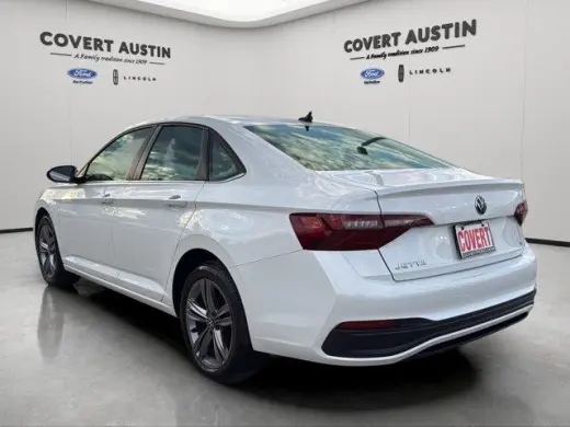 Volkswagen Jetta 2023 SE 4dr Sedán