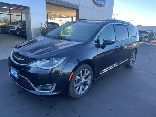Chrysler Pacifica 2017 Limited 4dr Mini-Van