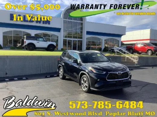 Toyota Highlander 2021 con tracción en las ruedas AWD XLE de cuatro puertas SUV