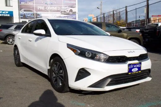 Forte Kia 2023 LXS sedán de 4 puertas