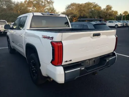 Toyota Tundra 2025 4x4 SR5 4dr CrewMax Cab Pickup SB