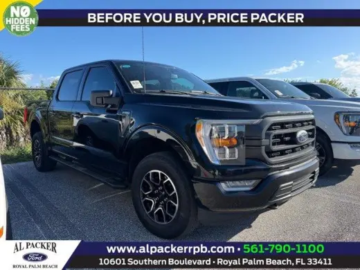 Ford F-150 2023 4x4 XLT 4dr SuperCrew con cabina de 6.5 pies de longitud.