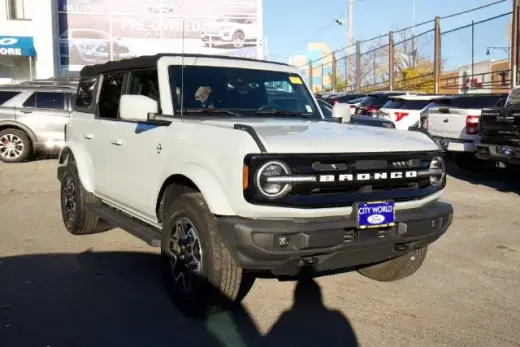Ford Bronco 2023 4x4 Outer Banks 4dr SUV