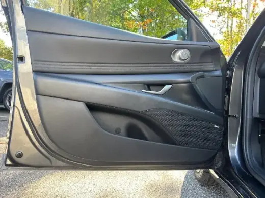 Hyundai ELANTRA 2023 Limited 4dr Sedán