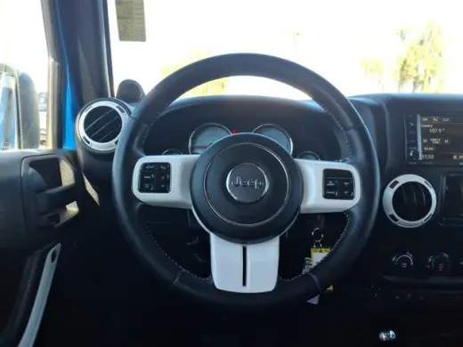 Jeep Wrangler Unlimited 2014 4x4 Sahara 4dr SUV