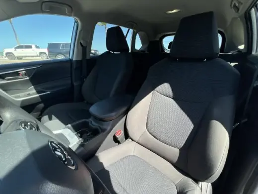 Toyota RAV4 2023 LE 4dr SUV
