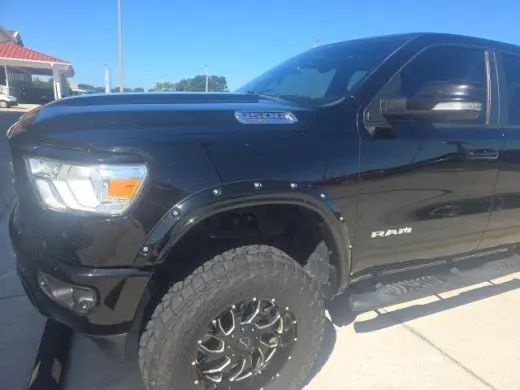 Ram 1500 2022 4x4 Lone Star 4 puertas Crew Cab 5.6 ft. SB Camioneta