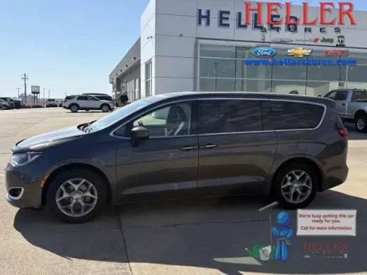 Chrysler Pacifica 2019 Touring Plus 4dr Minivan