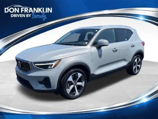 Volvo XC40 2025 AWD B5 Plus Tema Brillante 4dr SUV