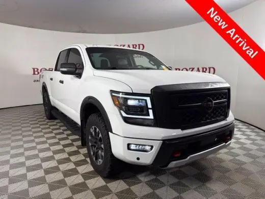 Nissan Titan 2024 4x4 PRO-4X 4dr Crew Cab 5.6 ft. SB