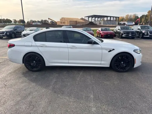2022 BMW M5