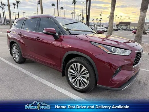 Toyota Highlander 2022 con tracción en las cuatro ruedas Platinum 4dr SUV