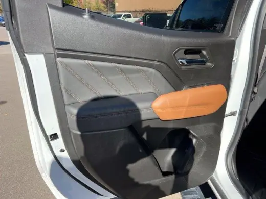 GMC Canyon 2024 4x4 AT4 4dr Crew Cab 5 ft. SB