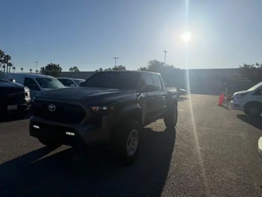 Toyota Tacoma 2024 4x4 SR5 4dr Double Cab 5.0 ft SB