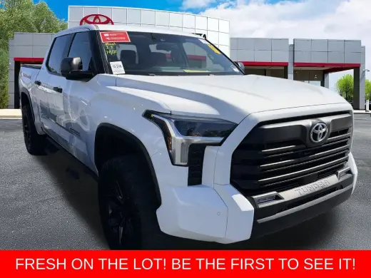 Toyota Tundra 2024 4x4 SR5 4dr CrewMax Cab Pickup SB