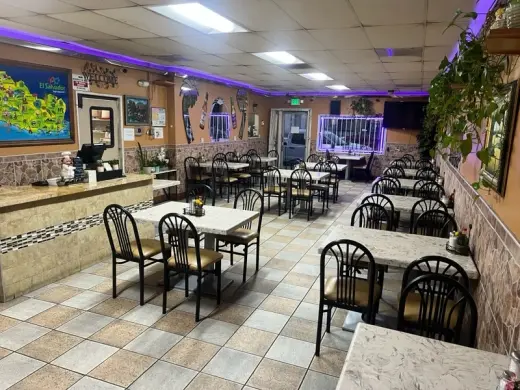 VENDO RESTAURANTE SALVADOREÑO en Pacoima