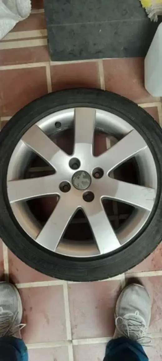 VENDO LLANTAS 16