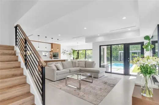 Propiedad en alquiler con 4 habitaciones y 4.5 baños en Miami