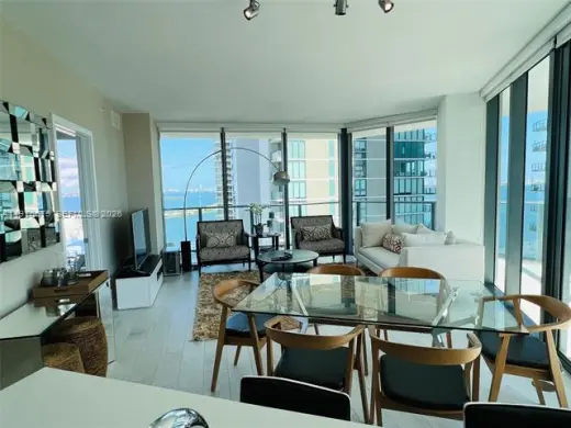 Propiedad en alquiler con 3 habitaciones y 2 baños en Miami