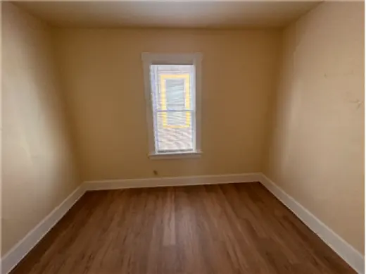 Propiedad en alquiler con 3 habitaciones y 1 baño en Milwaukee Avenue