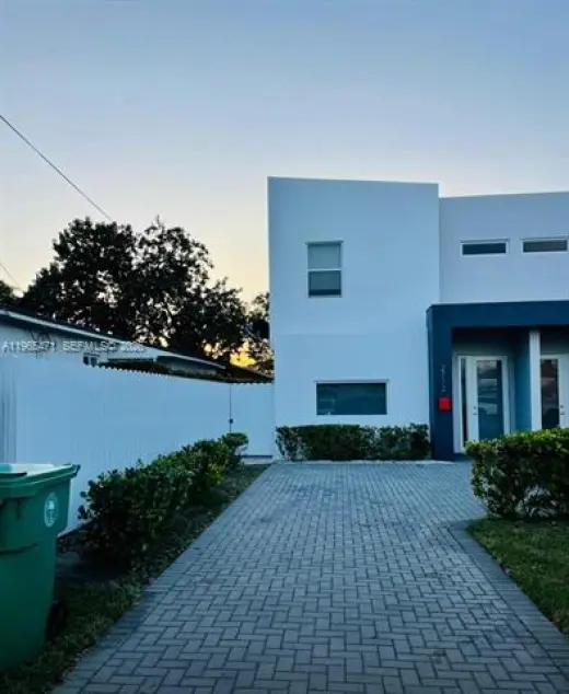 Propiedad en alquiler con 3 habitaciones y 2.5 baños en Miami
