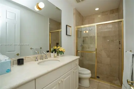 Propiedad en alquiler con 3 habitaciones y 3 baños en Coral Gables