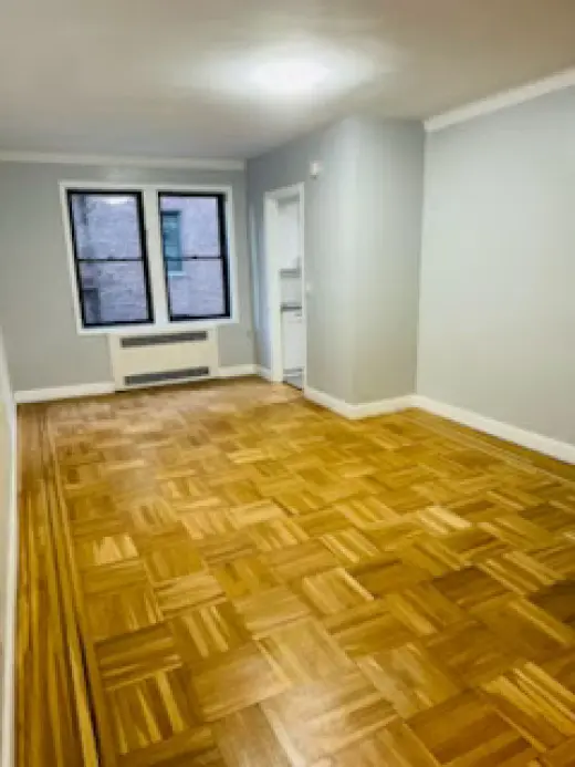 Propiedad en alquiler con 0 habitaciones y 1 baño en Brooklyn